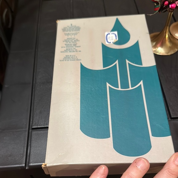 Elegant Brass Candle Holders with Red partylite Candles - Picture 5 of 6